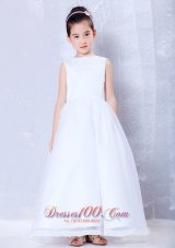 Fashionable White A-line Bateau Beading Flower Girl Dress Floor-length Organza