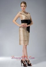 2013 Modest Champagne Column Mother Of The Bride Dress V-neck Knee-length Taffeta Bowknot