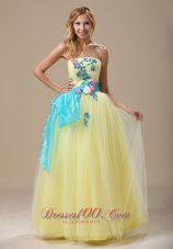 2013 Light Yellow Appliques and Ruched Bodice For 2013 Prom Dress In Denver With Sash