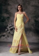 2013 Yellow Column / Sheath Sweetheart Elegant Prom Dress Chiffon Beading