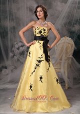2013 Beautiful Yellow And Black A-line Prom Dress Strapless Appliques Floor-length