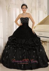 Appliques Decorate On Taffeta Strapless Black Quinceanera Dress In Yacuiba Pretty