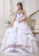 Cheap Lovely White Quinceanera Dress Sweetheart Satin and Taffeta Embroidery Ball Gown