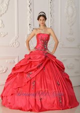 Popular Red Quinceanera Dress Strapless Taffeta Appliques Ball Gown