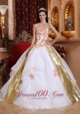 2013 Lovely White Quinceanera Dress Strapless Organza Beading and Appliques Ball Gown