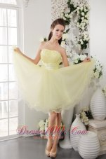 Light Yellow A-Line / Princess Strapless Knee-length Organza Beading Prom / Cocktail Dress