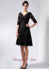 Beautiful Black Column Mother Of The Bride Dress V-neck Knee-length Taffeta and Tulle Beading and Lace