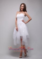 Cheap White A-Line / Princess Strapless Knee-length Lace and Tulle Ruch Prom / Homecoming Dress