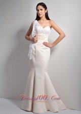 Fashion Classical Off White Mermaid One Shoulder Bridesmaid Dress Floor-length Satin and Lace