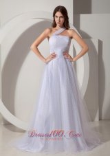 Celebrity Modest A-Line / Princess One Shoulder Court Train Tulle Wedding Dress