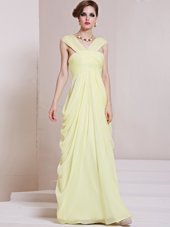 Light Yellow Chiffon Criss Cross V-neck Sleeveless Floor Length Prom Dresses Ruching