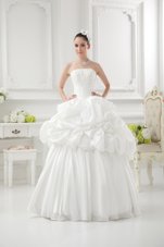 Low Price Sleeveless Taffeta Floor Length Lace Up Wedding Gown in White for with Beading and Pick Ups