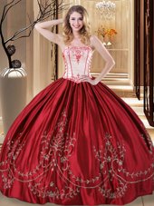 Elegant Sleeveless Floor Length Embroidery Lace Up Quinceanera Gowns with Wine Red