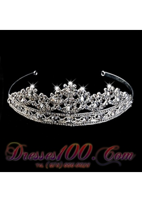 Exclusive Tiara With Splendid Carve Patterns