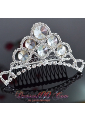 Elegant Tiara With Imitation Pearls