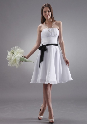 White Bridesmaid Dresses With Black Sash Knee-length Chiffon