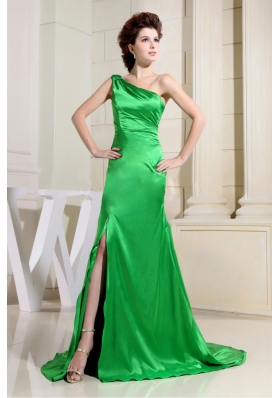 Spring Green Prom Dress With One Shoulder High Slit Brush Train