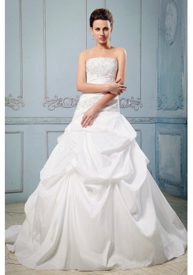 Custom Made A-line 2013 Wedding Dress With Pick-ups and Appliques