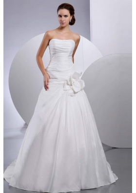 Handle-Made Flower Taffeta Strapless Court Train A-Line / Princess Wedding Dress