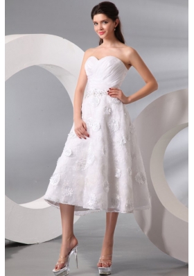 Sweetheart Hand Made Flowers and Beading Tea-length Wedding Dress