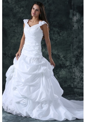 Elegant Ball Gown V-Neck Taffeta Appliques Wedding Dress