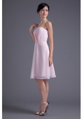 Lovely Pink Empire Strapless Knee-length Chiffon Ruching Prom Dress