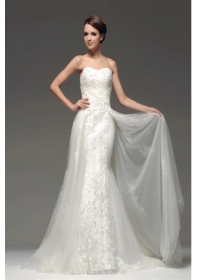 Luxurious Memraid Sweetheart Sweep Train Wedding Dress with Lace