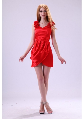 Red Column V-neck Flowers Short Prom Dress with Mini-length