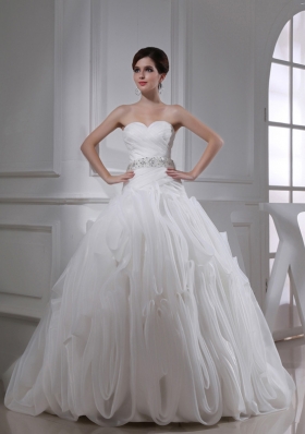 2014 Beautiful A-line Sweetheart Beading and Appliques Wedding Dress in White