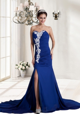 Best Ruching and Appliques Chiffon Sweetheart Prom Dress in Royal Blue
