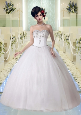 Fashionable Ball Gown Sweetheart Beading Wedding Dress for 2015