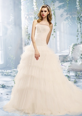 Beautiful Ball Gown Appliques Wedding Dress With Ruffled Layers