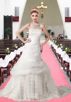 Beautiful Strapless A Line Chapel Train Appliques Lace Wedding Dresses