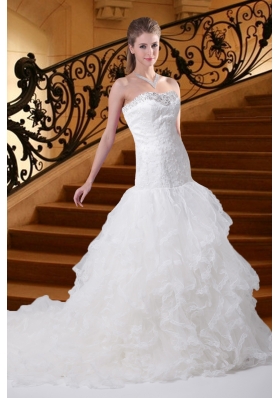 Mermaid Strapless Court Train Fashionable Wedding Dress with Appliques