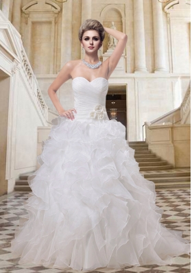 2014 Fashionable A Line Straples Wedding Dress with Court Train