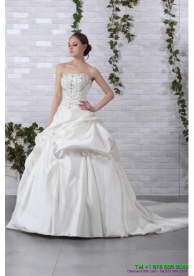 2015 Pretty Strapless Beading Wedding Dress with Brush Train