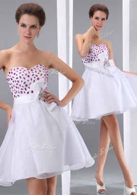 Popular Sweetheart White Short Dama Dresses with Beading