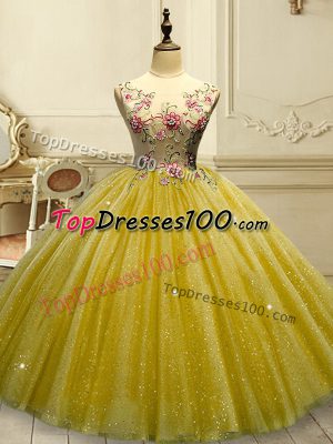 Discount Gold Sleeveless Appliques and Sequins Floor Length Ball Gown Prom Dress with Headpieces