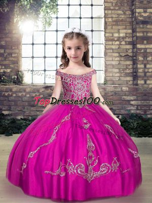 Tulle Off The Shoulder Sleeveless Lace Up Beading and Appliques Pageant Gowns For Girls in Fuchsia