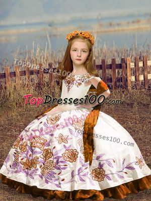 Off The Shoulder Sleeveless Satin Little Girl Pageant Dress Embroidery Lace Up