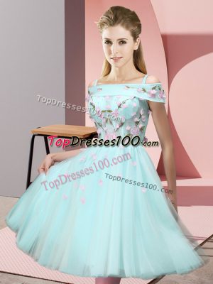Knee Length Apple Green Quinceanera Dama Dress Off The Shoulder Short Sleeves Lace Up