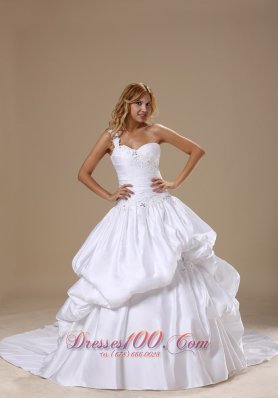 Appliques Decorate One Shoulder Neckline and Bodice Pick-ups Taffeta Ball Gown 2013 Wedding Dress Chapel Train - Top Selling