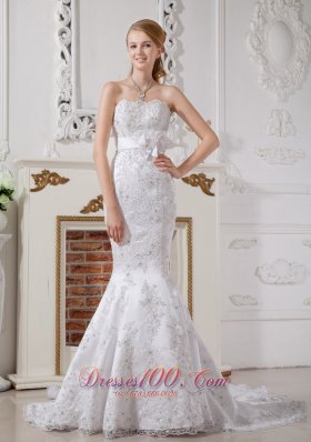 Luxurious Mermaid Strapless Lace Wedding Dress Court Train Sash