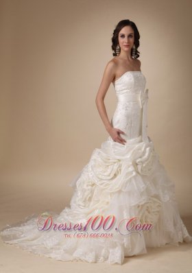 Beautiful A-line Strapless Chapel Train Satin and Organza Appliques and Hand Made Flowers Wedding Dress