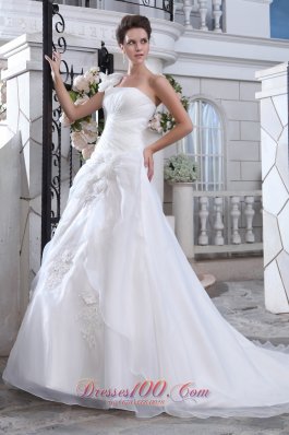 Pretty A-line One Shoulder Low Cost Wedding Dress Court Train Organza Ruch and Hand Made Flowers