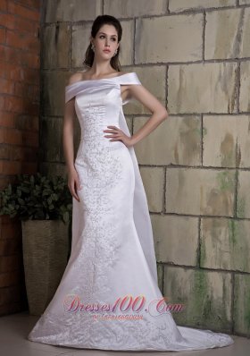 Elegant Wedding Dress Mermaid Off The Shoulder Appliques Watteau Train Satin