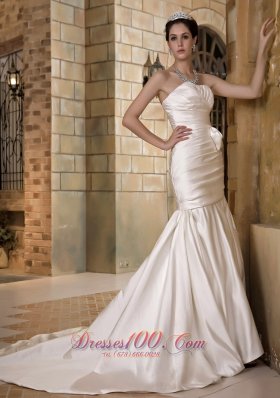 Fashionbale Mermaid Strapless Chapel Train Taffeta Ruch Wedding Dress