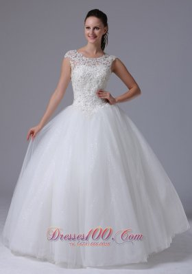 2013 A-line Scoop Wedding Dress With Appliques Decorate Bust Tulle