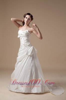 Elegant A-line Sweetheart Low Cost Wedding Dress Taffeta Appliques Brush Train