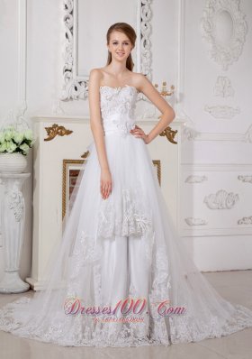 Sweet A-line Sweetheart Appliques Wedding Dress Court Train Lace